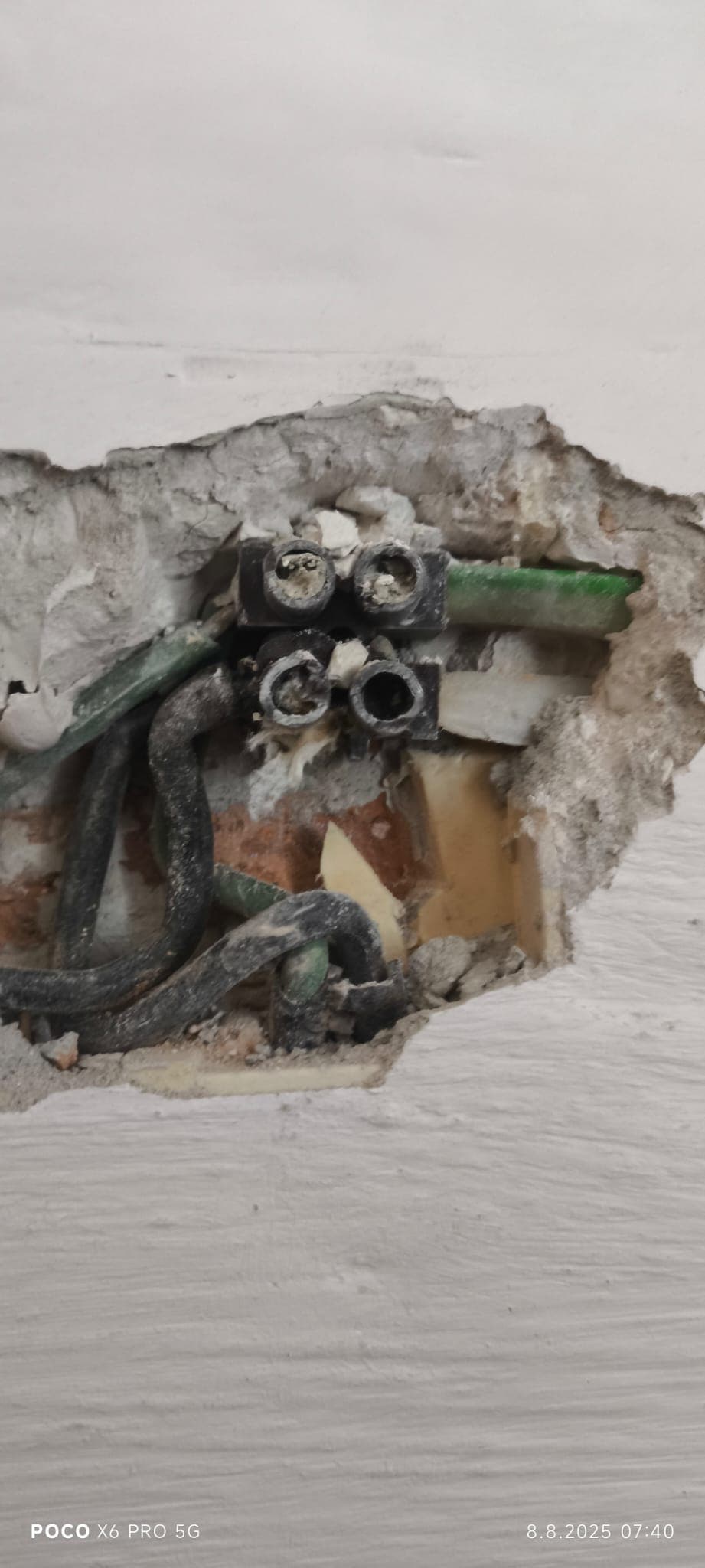 Elektro pohotovost Opava – oprava nebezpečného rozvodu elektřiny - foto 2