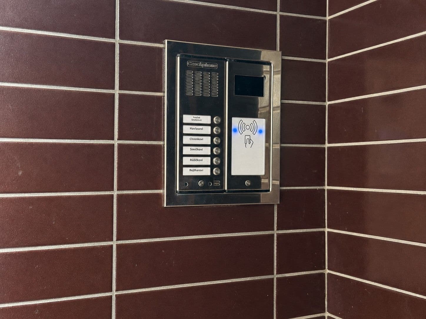 Rekonstrukce elektroinstalace a zvonků pro SVJ v Ostravě - foto 3