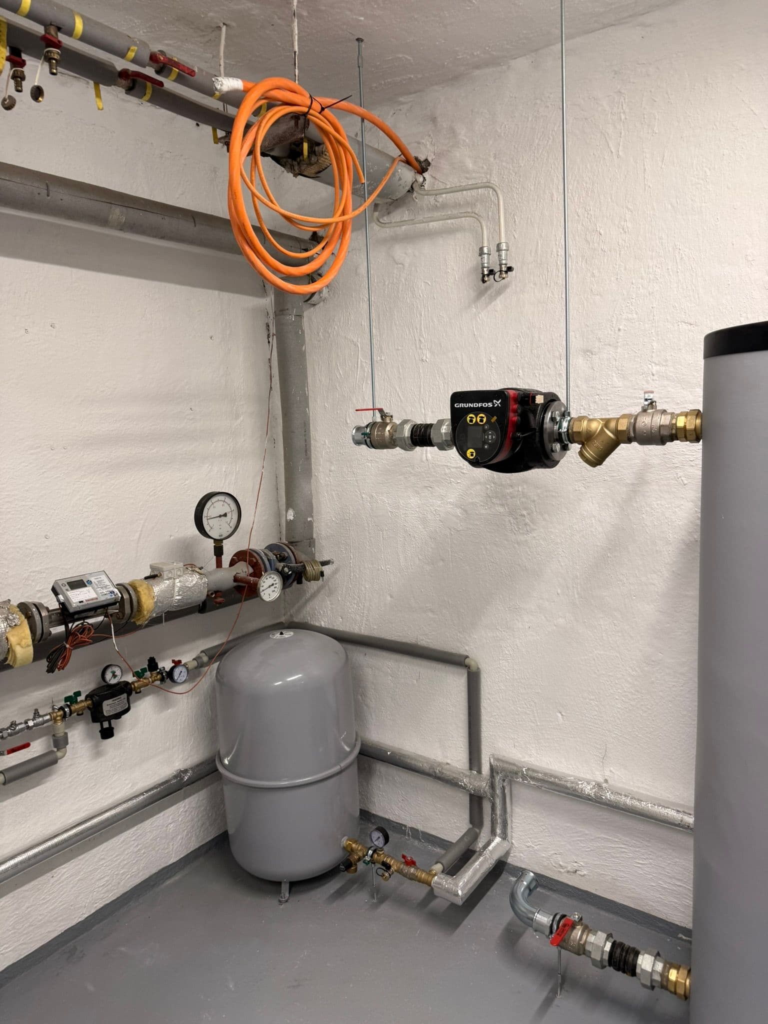 Příprava elektroměrového rozvaděče pro budoucí tepelné čerpadlo v SVJ - foto 1