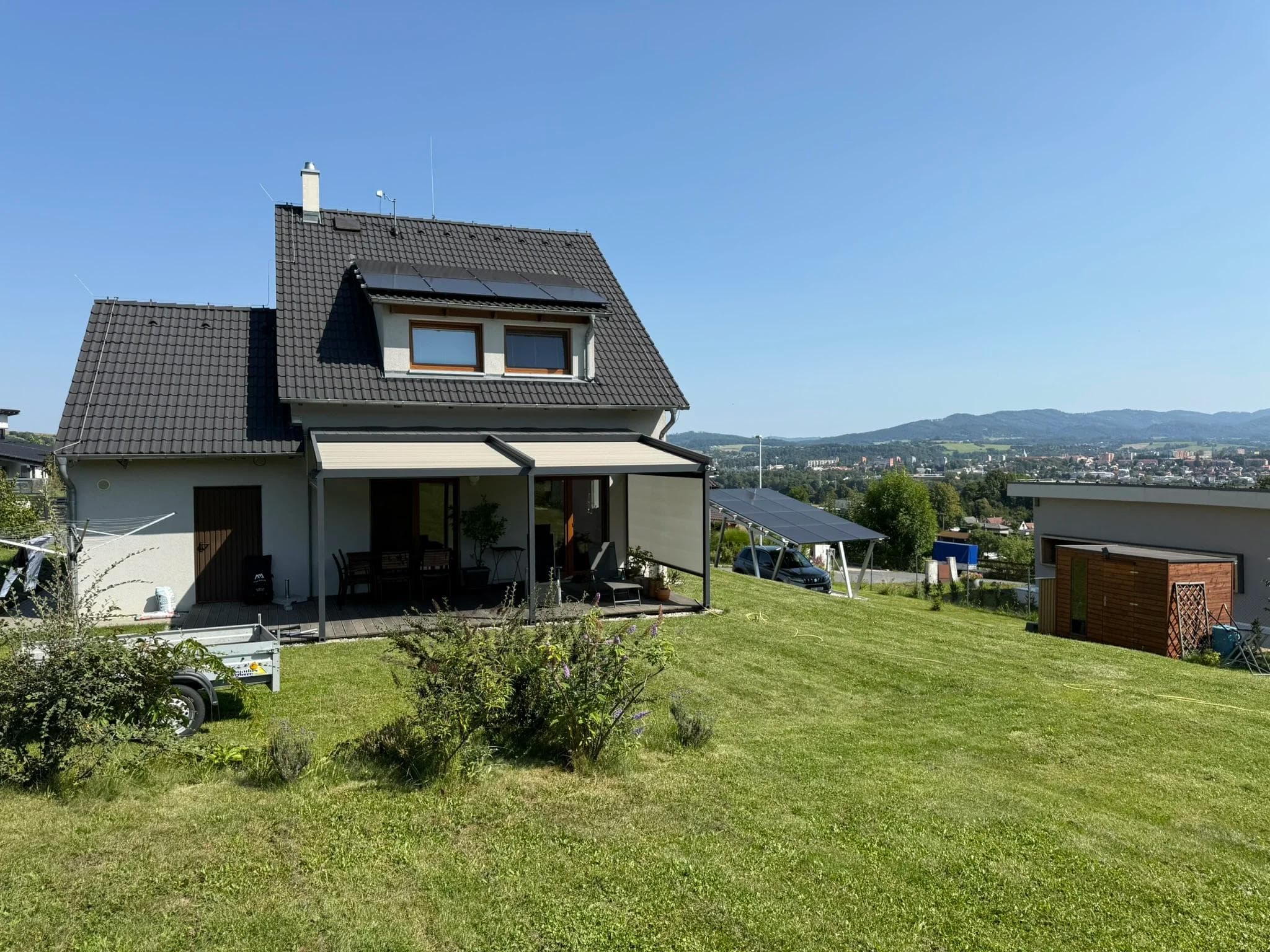 Realizace fotovoltaické elektrárny 8,3 kWp na carportu v Poličné u Valašského Meziříčí - foto 1