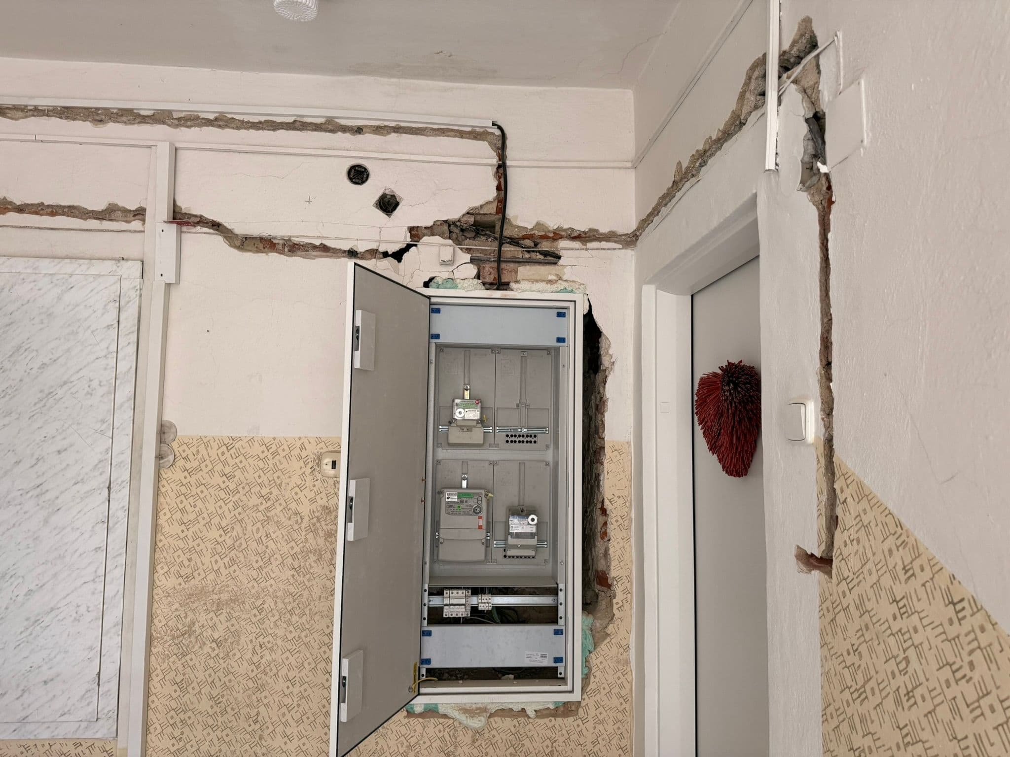 Rekonstrukce elektroinstalace a zvonků pro SVJ v Ostravě - foto 1