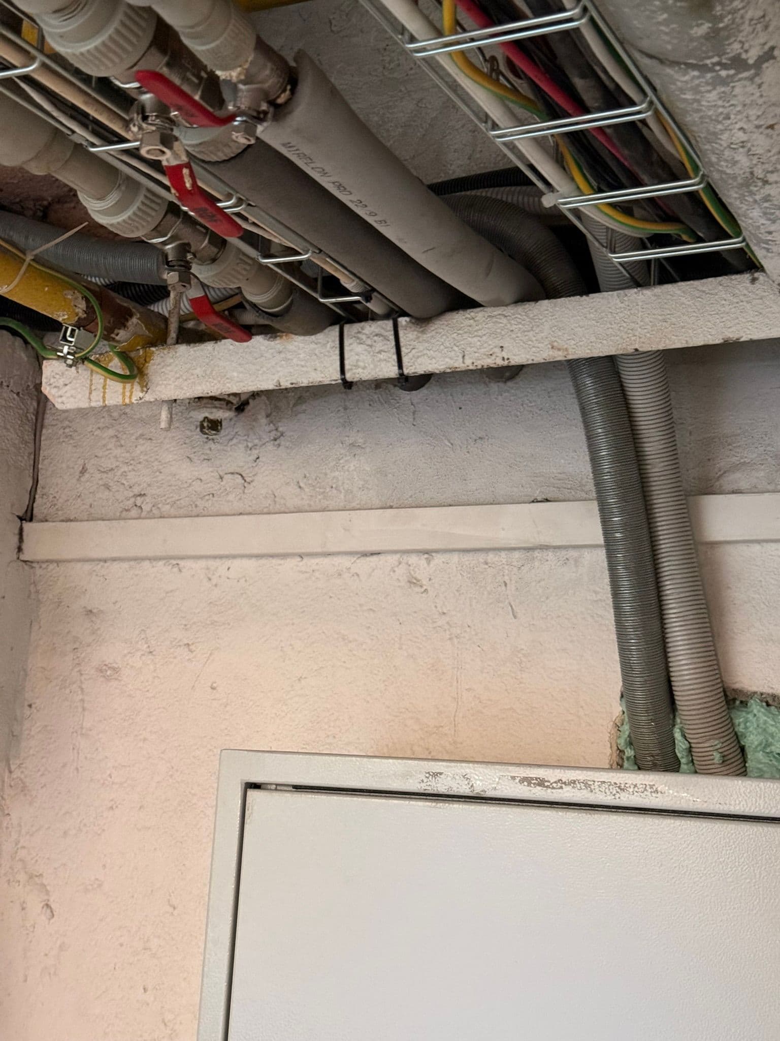 Příprava elektroměrového rozvaděče pro budoucí tepelné čerpadlo v SVJ - foto 3