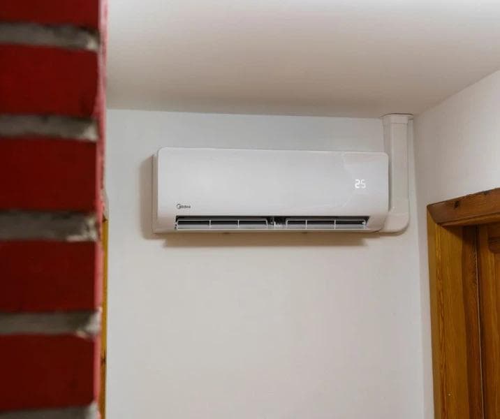 Montáž klimatizace Midea Opava Služovice - foto 1