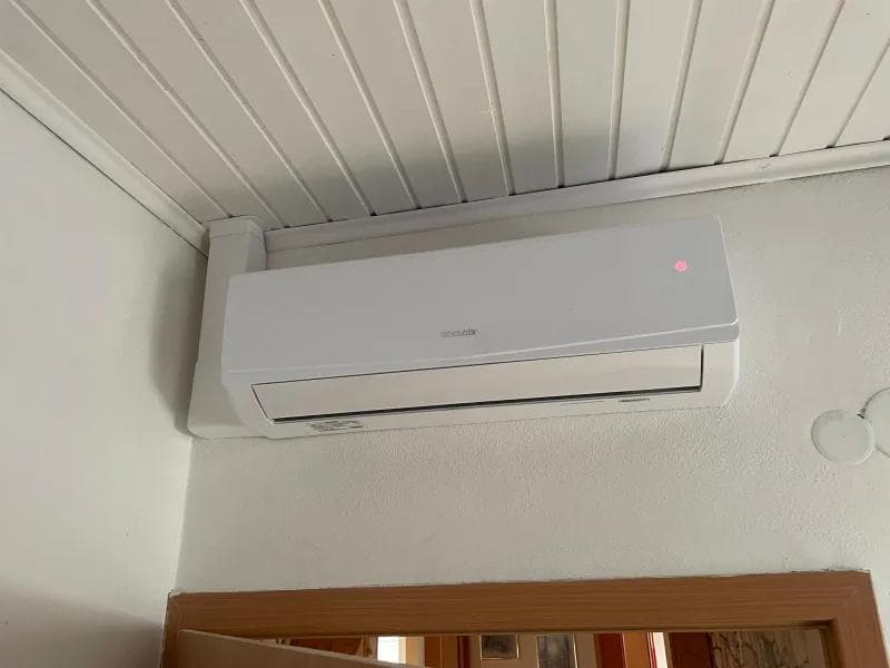 Montáž multisplit klimatizace Sinclair Keyon do podkroví rodinného domu v Ostravě - foto 2